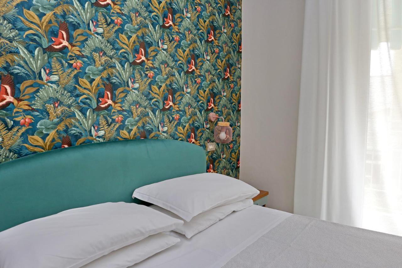 Hotel Flora Cattolica Esterno foto