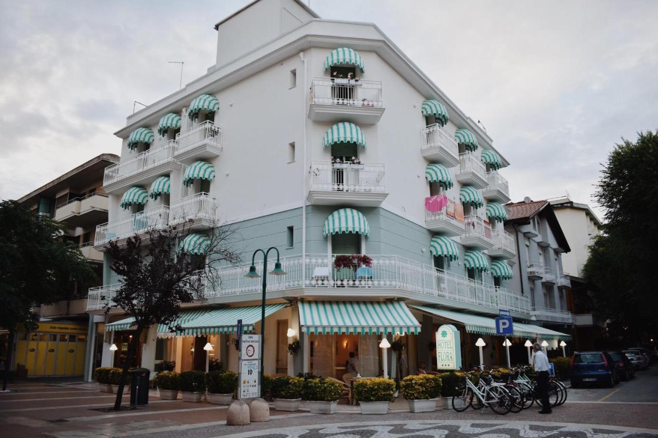 Hotel Flora Cattolica Esterno foto