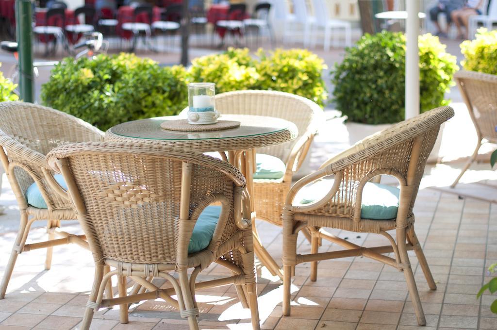 Hotel Flora Cattolica Esterno foto