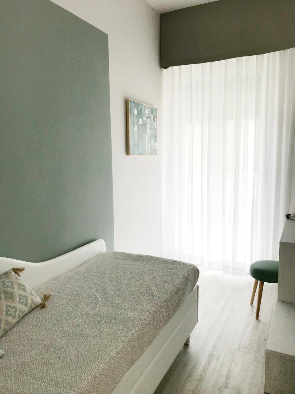 Hotel Flora Cattolica Esterno foto
